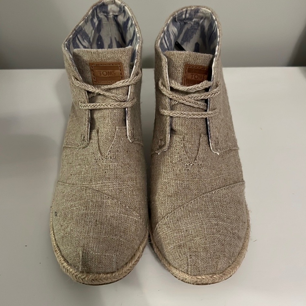 Tom Tie Wedges